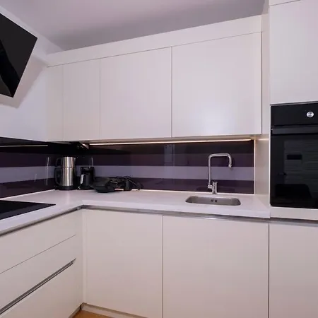 G Tower Modern Near Shopping Center Istanbul