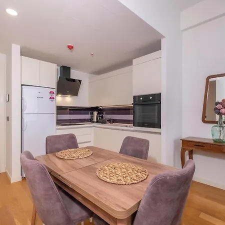 דירה G Tower Modern Near Shopping Center *